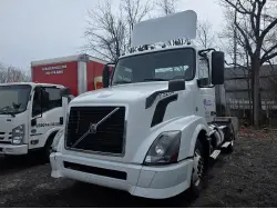 2016 VOLVO VNL300