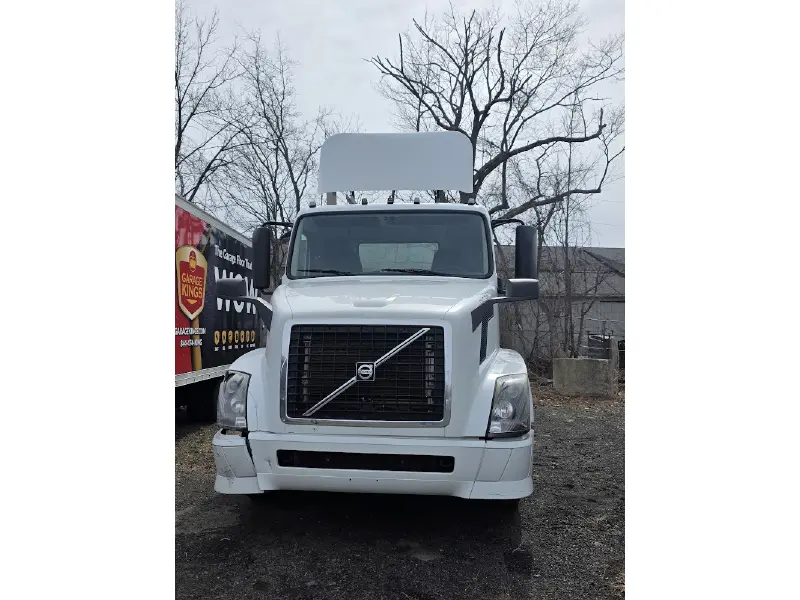 2016 VOLVO VNL300