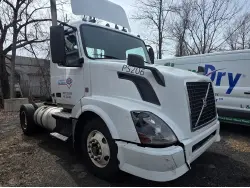 2016 VOLVO VNL300