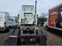 2016 VOLVO VNL300