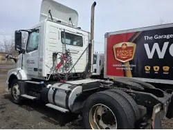 2016 VOLVO VNL300
