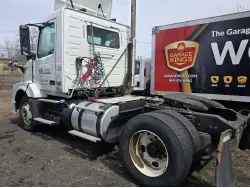 2016 VOLVO VNL300
