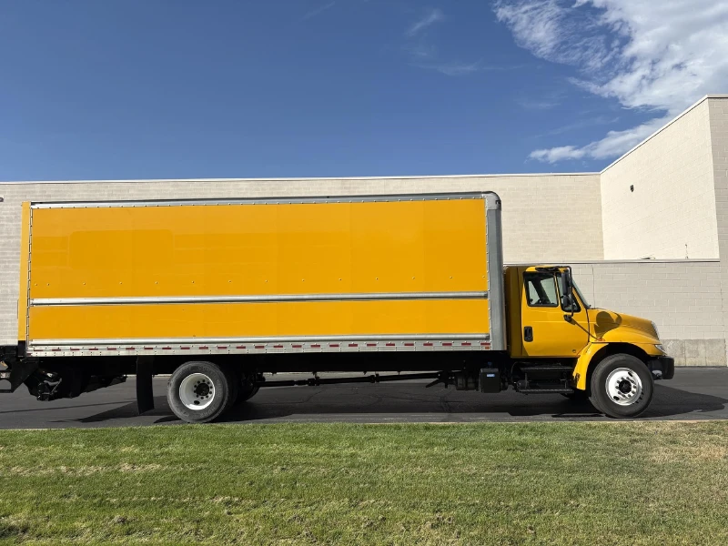 2019 INTERNATIONAL DURASTAR 4300