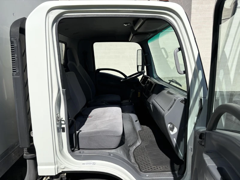 2019 ISUZU NPR HD