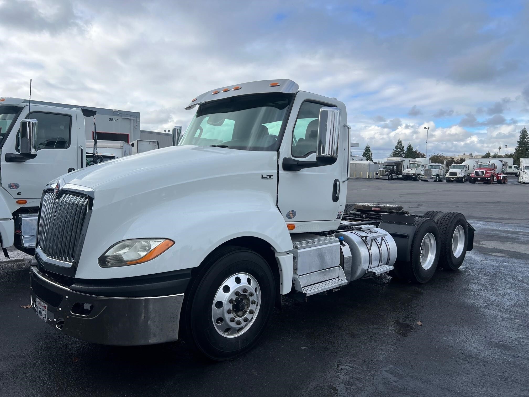 2018 INTERNATIONAL LT in Stockton, CA