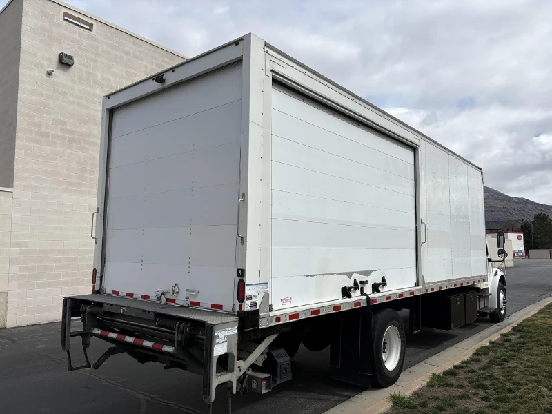 2019 FREIGHTLINER BUSINESS CLASS M2 106