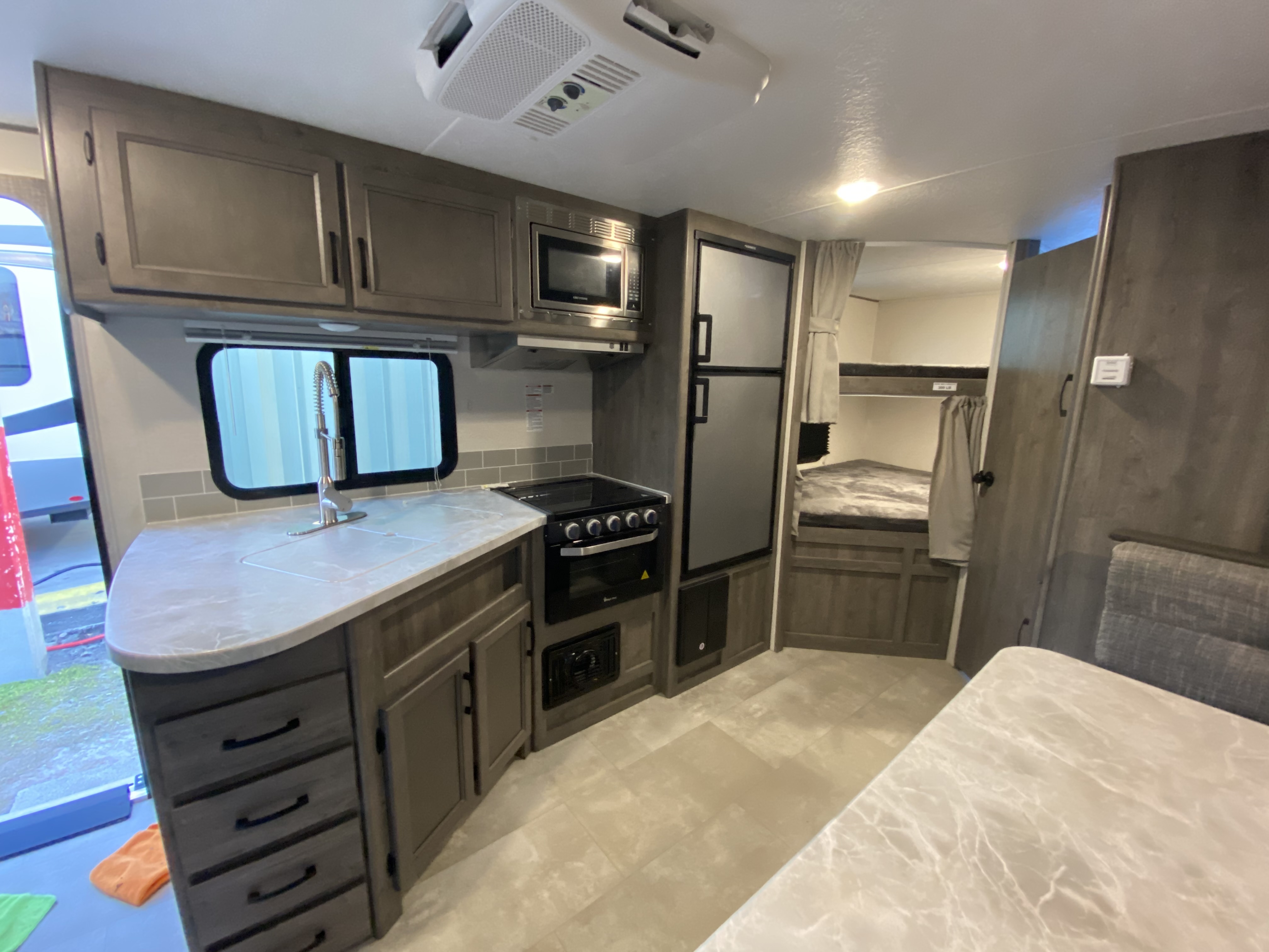 2020 Coachmen APEX ULTRA-LITE 245BHS in middleburg FL