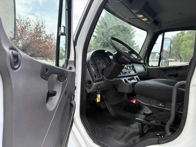 2016 FREIGHTLINER BUSINESS CLASS M2 106