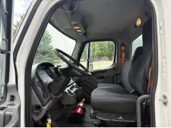 2016 FREIGHTLINER BUSINESS CLASS M2 106