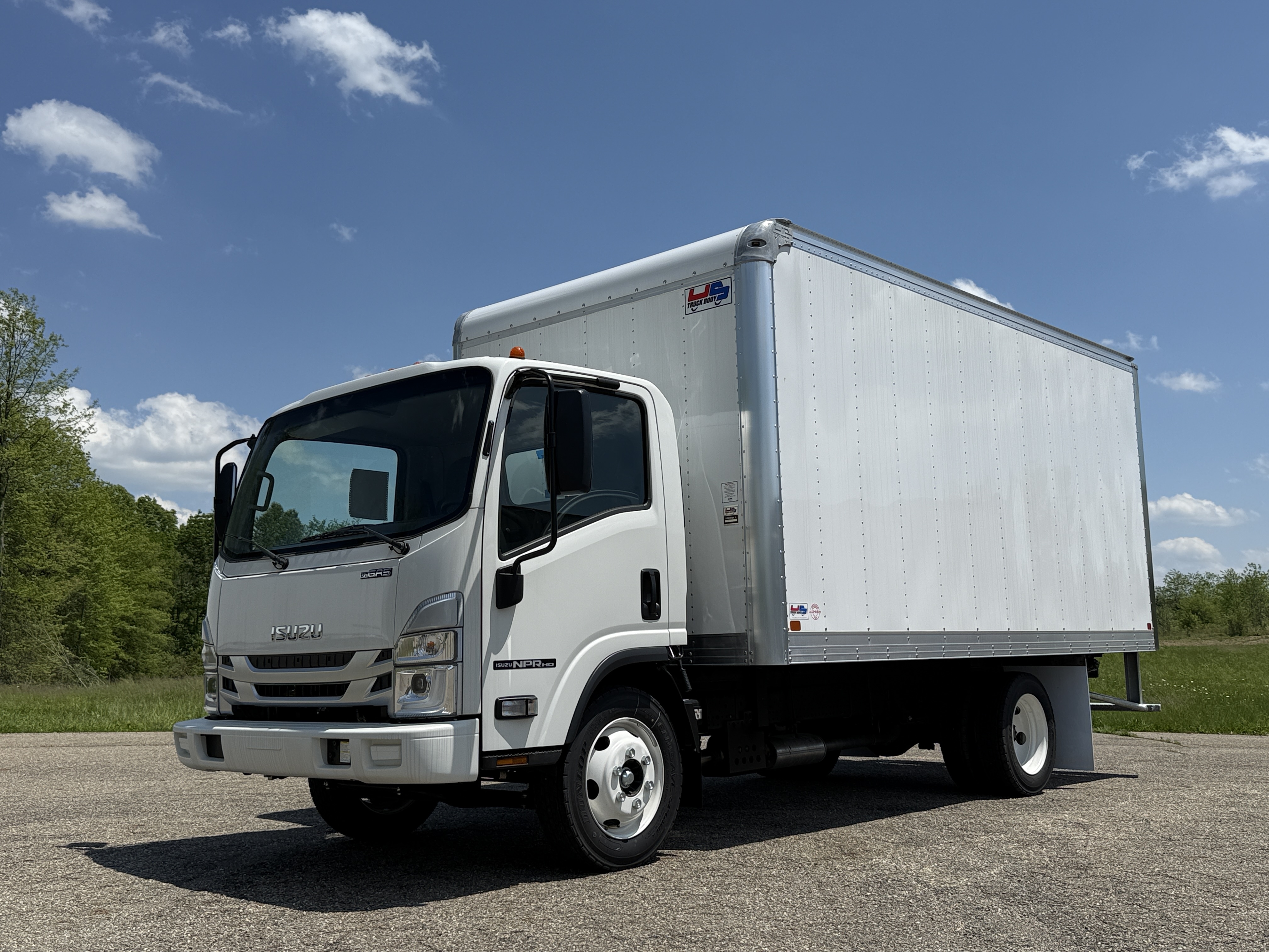2026 ISUZU NPR HD GAS in Youngstown, OH