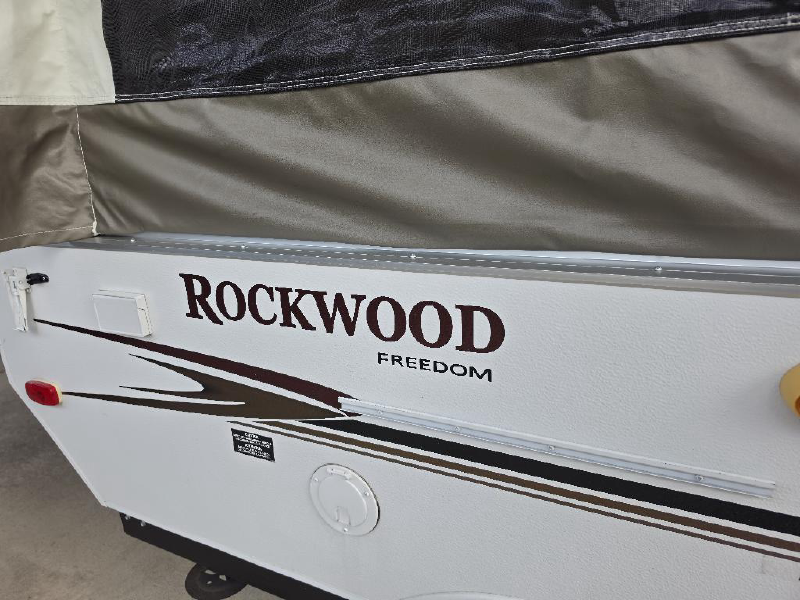 2011 FOREST RIVER Rockwood 1940