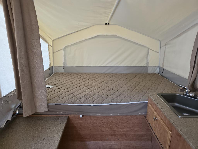 2011 FOREST RIVER Rockwood 1940