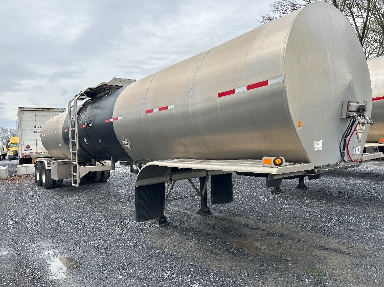 2021 HEIL 7700 Gallon Taker in Florence, TX