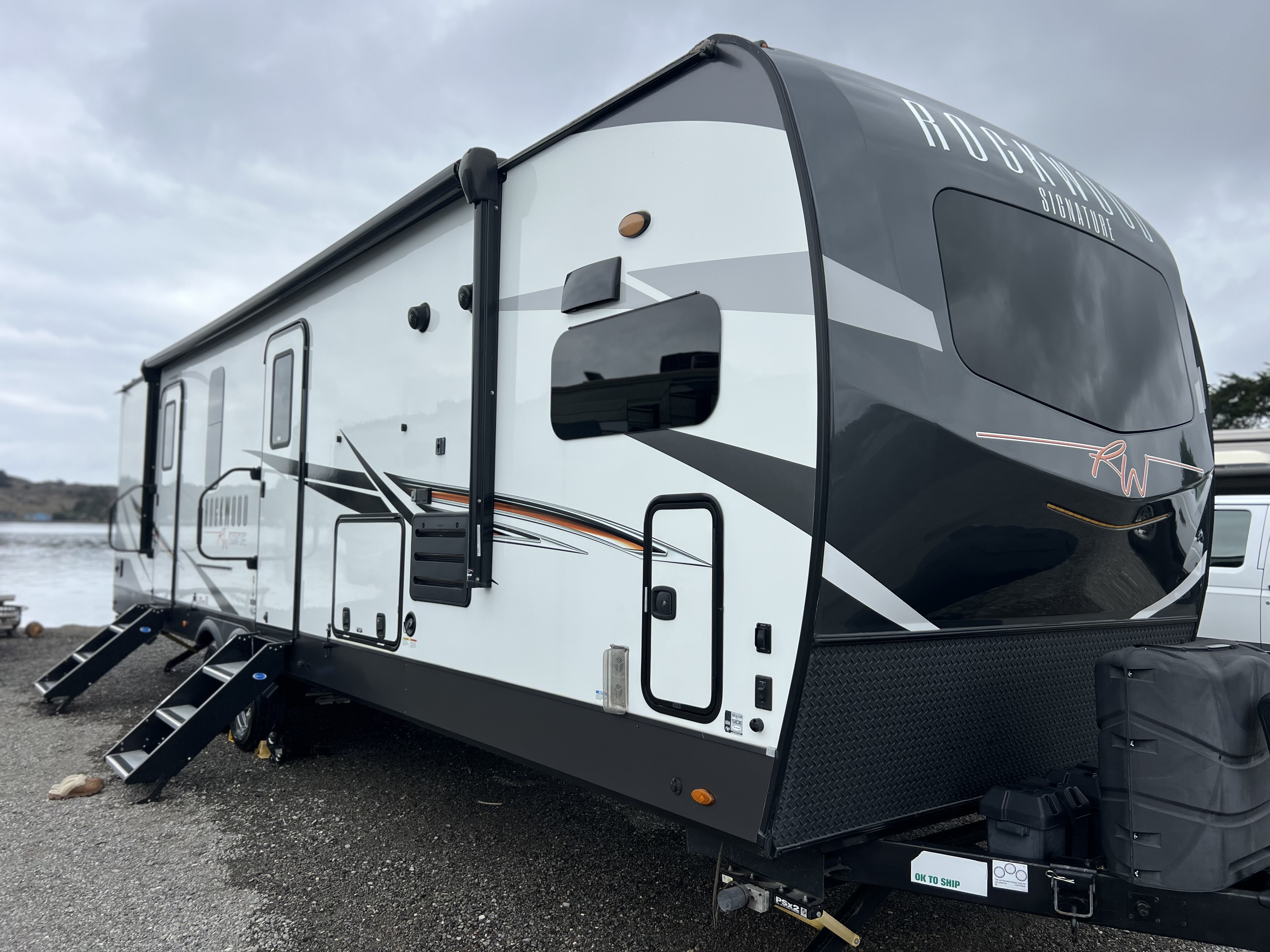 2021 Forest River ROCKWOOD SIGNATURE 8335SB RV