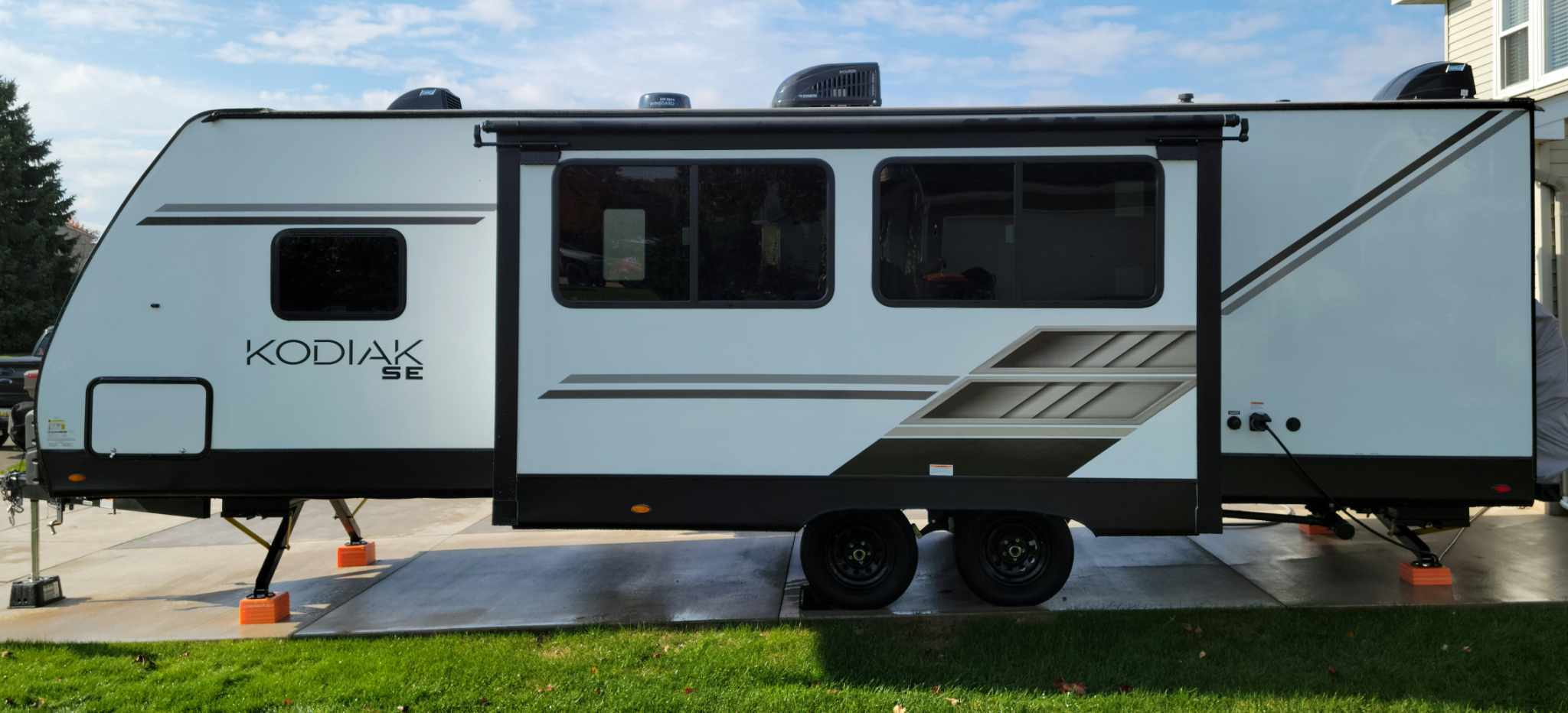 2022 Dutchmen KODIAK SE 27SBH in byron center MI