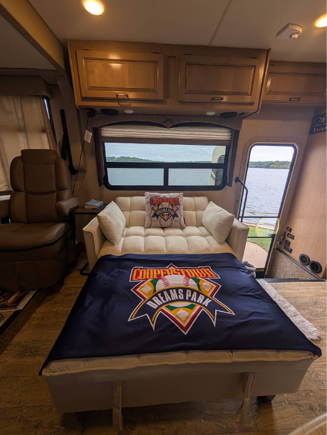 A photo of this 2018 Thor Motor Coach HURRICANE 34J