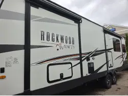 2022 FOREST RIVER ROCKWOOD ULTRA LITE 2613BS
