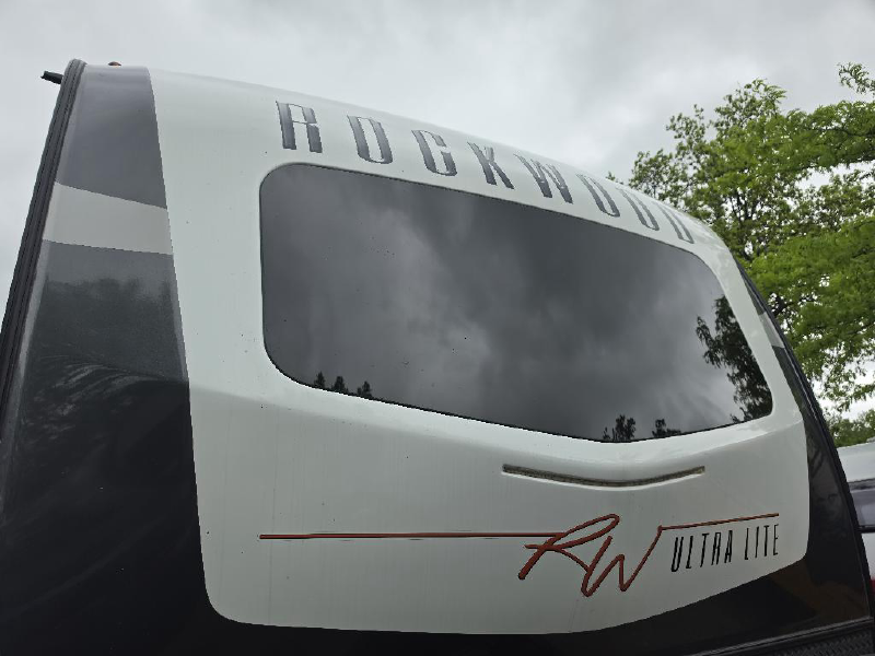 2022 FOREST RIVER ROCKWOOD ULTRA LITE 2613BS