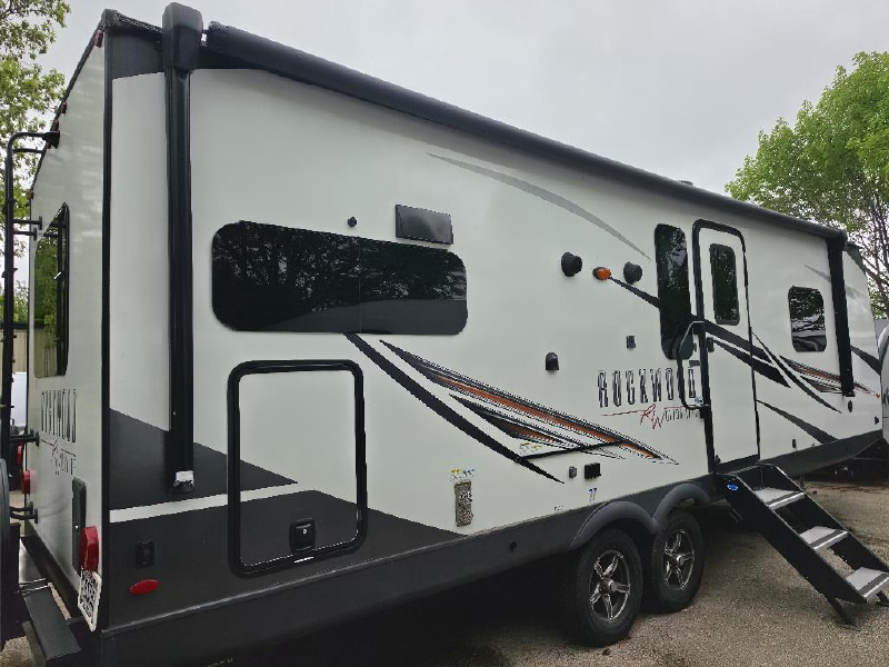 2022 FOREST RIVER ROCKWOOD ULTRA LITE 2613BS