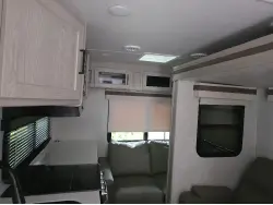 2022 FOREST RIVER ROCKWOOD ULTRA LITE 2613BS