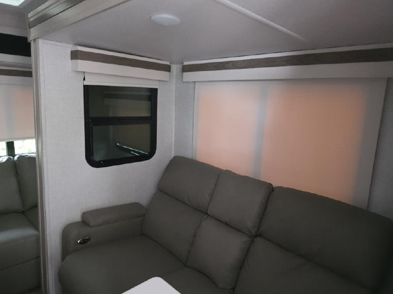 2022 FOREST RIVER ROCKWOOD ULTRA LITE 2613BS