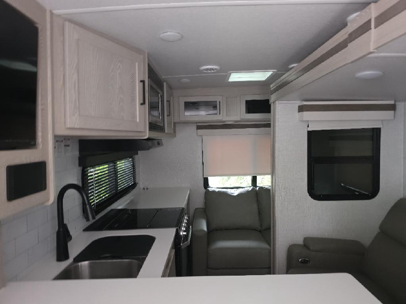 2022 FOREST RIVER ROCKWOOD ULTRA LITE 2613BS