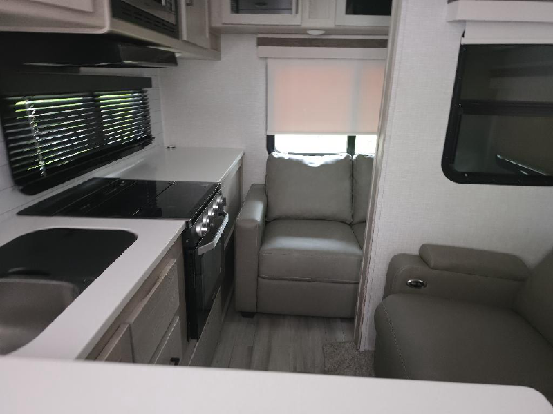 2022 FOREST RIVER ROCKWOOD ULTRA LITE 2613BS