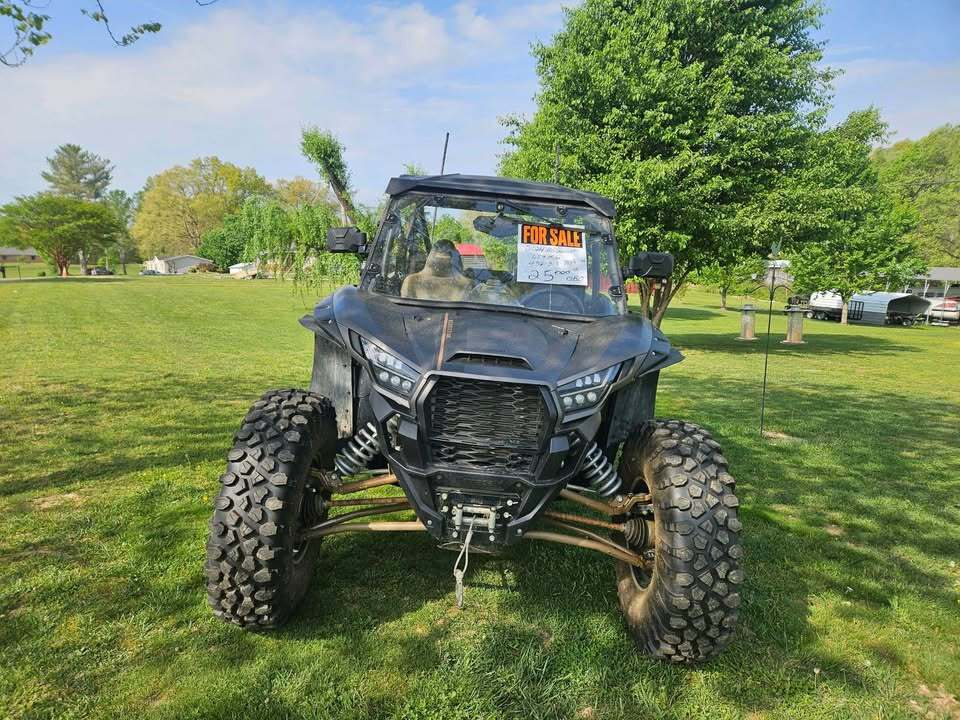 2024 Kawasaki TERYX KRX4 1000 ES SPECIAL EDITION in gray KY