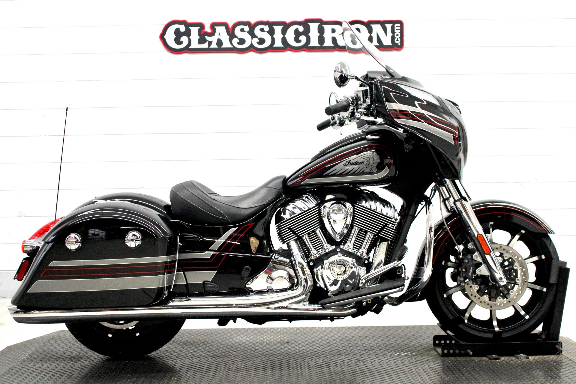 2018 Indian Motorcycle Chieftain® Limited ABS LIMITED in Fredericksburg, VA