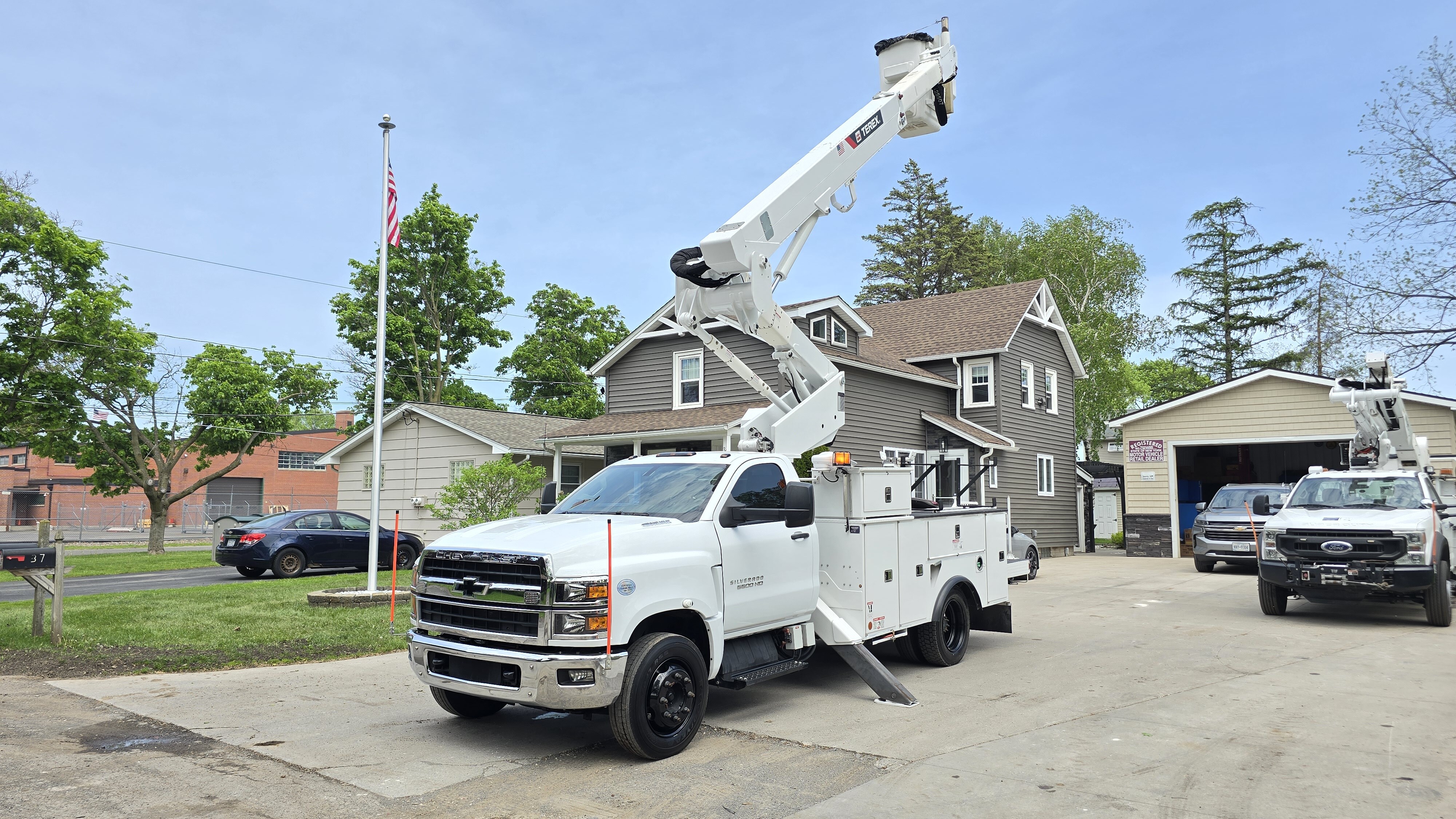 2023 CHEVROLET GM515 6K MLS & TEREX LTM40 INSULATED BUCKET BOOM in Lockport, NY