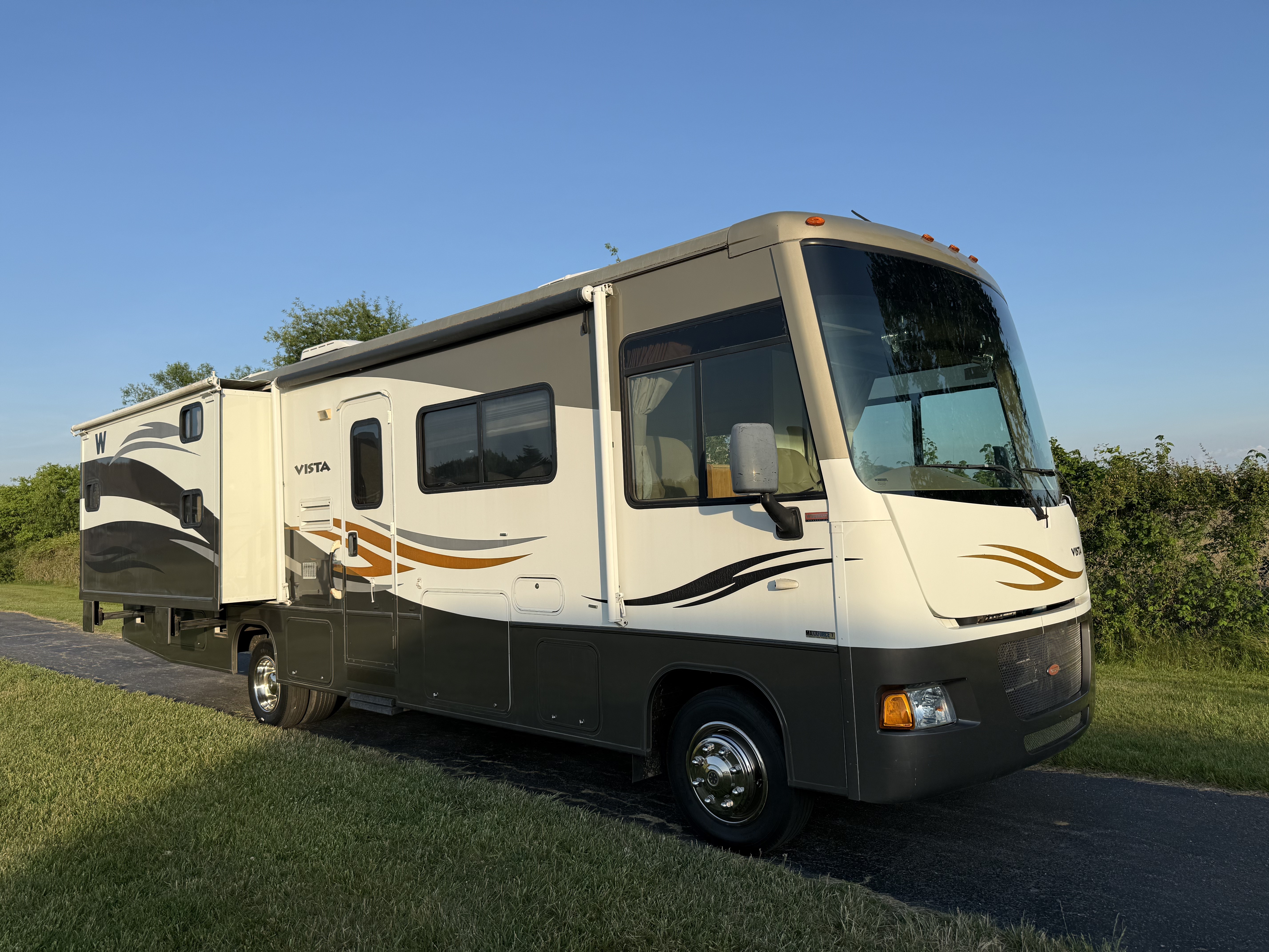 2010 Winnebago VISTA 32K RV