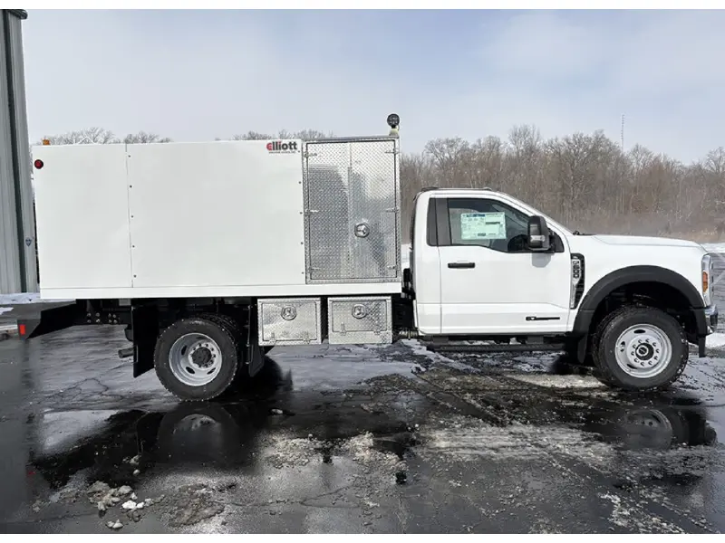 2024 FORD F600
