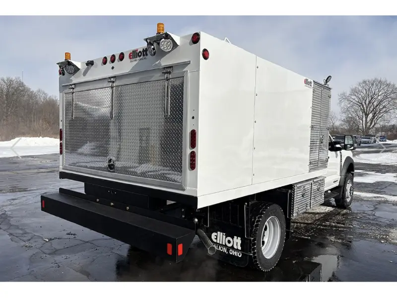 2024 FORD F600