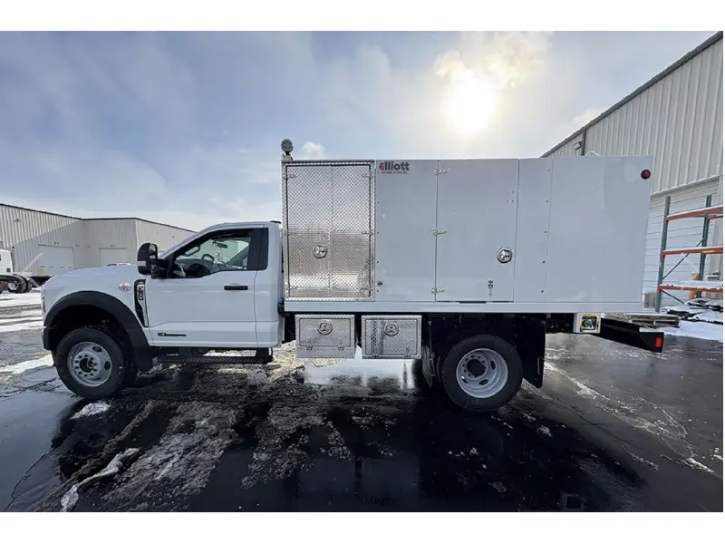 2024 FORD F600