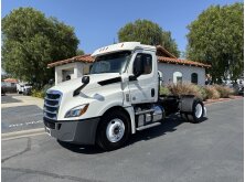 Commercial Truck Spotlight: Freightliner Cascadia image
