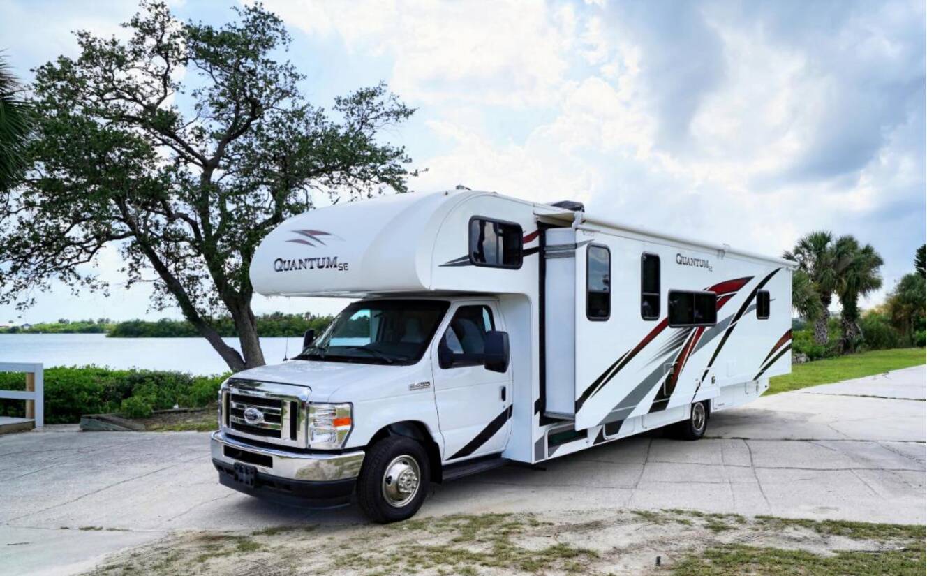 A photo of this 2023 Thor Motor Coach Quantum SE 31WV