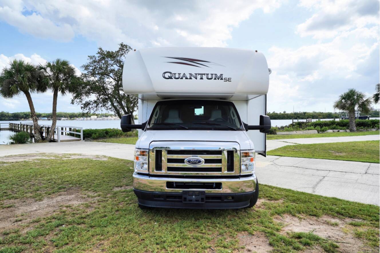 A photo of this 2023 Thor Motor Coach Quantum SE 31WV