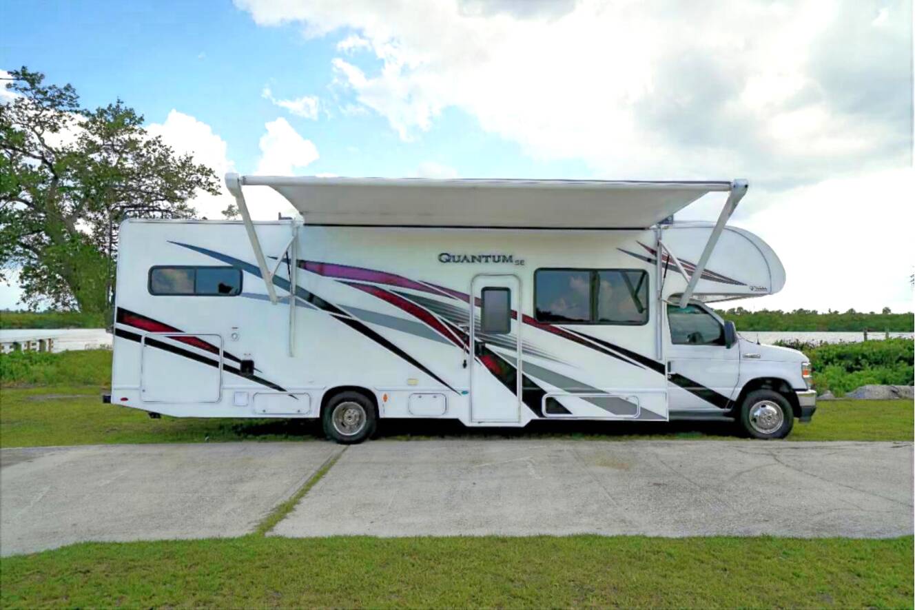 A photo of this 2023 Thor Motor Coach Quantum SE 31WV