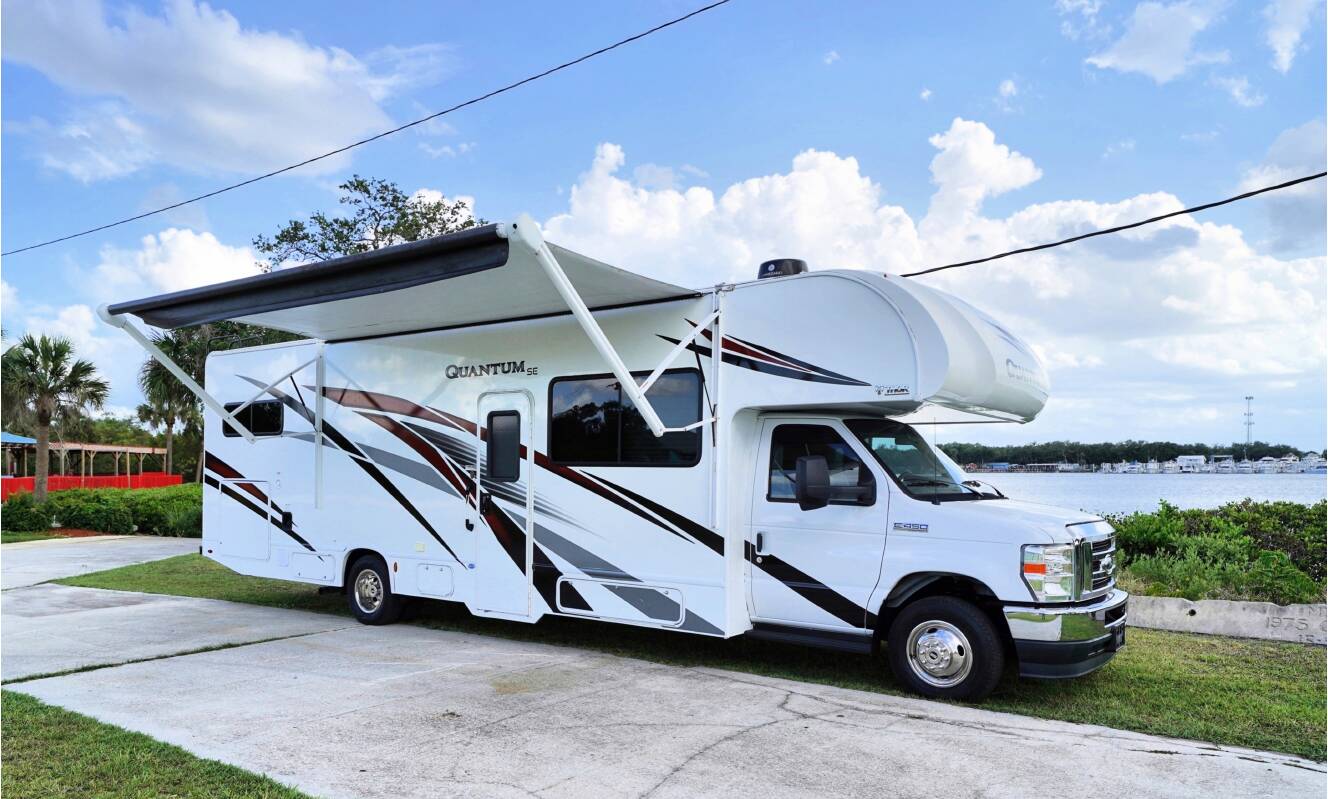 A photo of this 2023 Thor Motor Coach Quantum SE 31WV