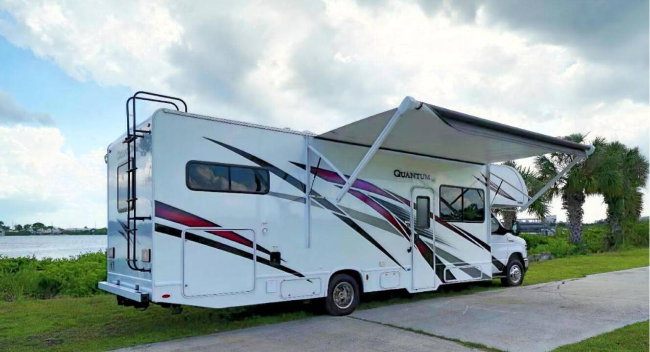 A photo of this 2023 Thor Motor Coach Quantum SE 31WV