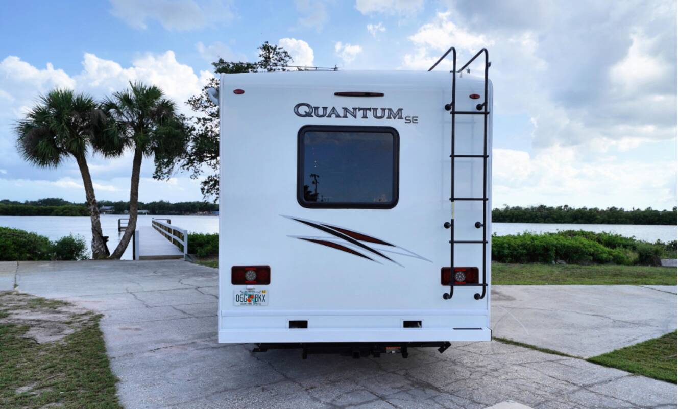A photo of this 2023 Thor Motor Coach Quantum SE 31WV