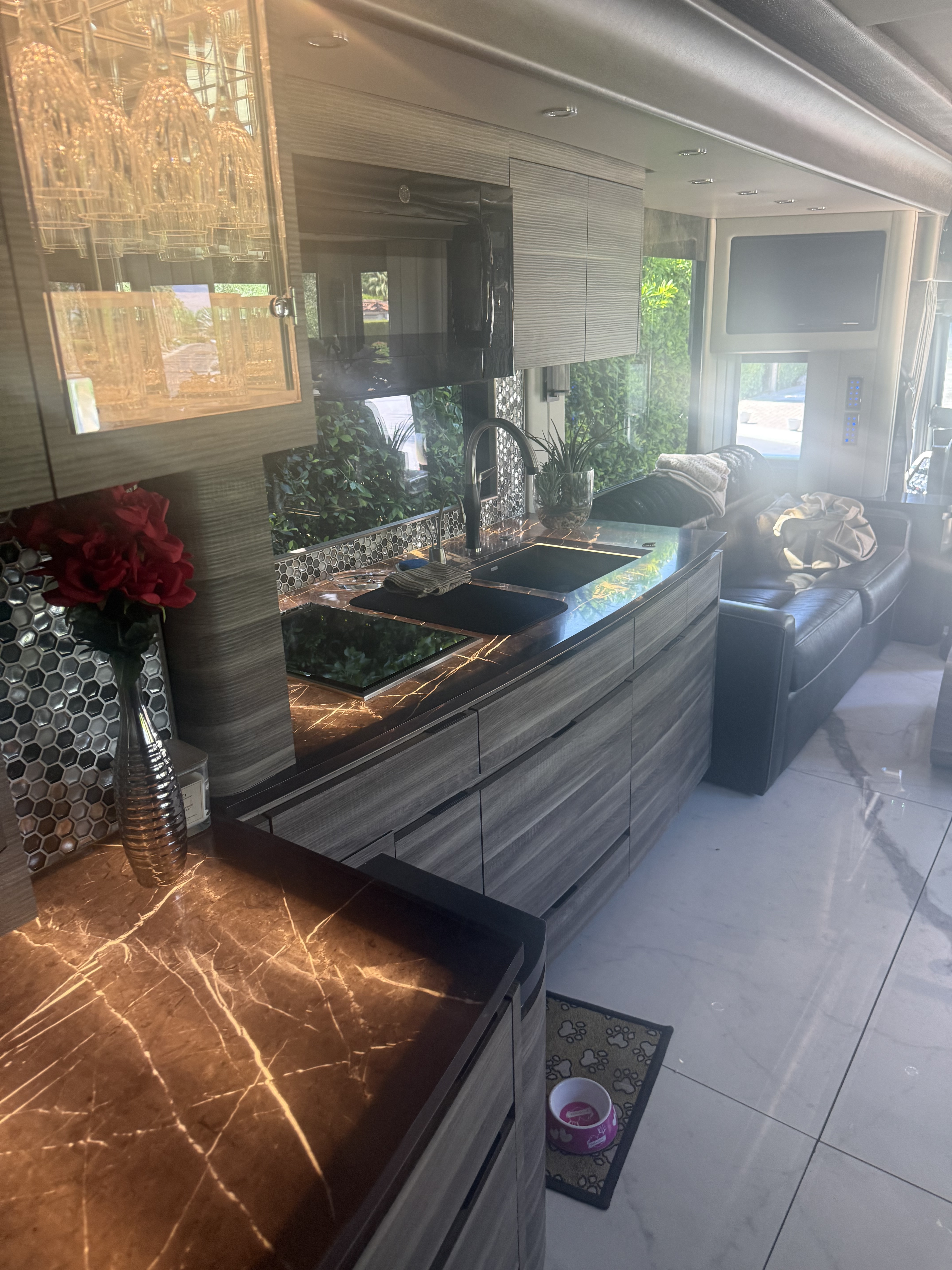2019 Newell Coach P50 in indio CA