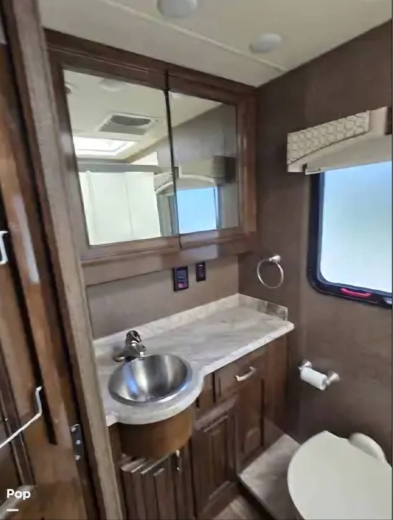 A photo of this 2019 Thor Motor Coach PALAZZO 37 4