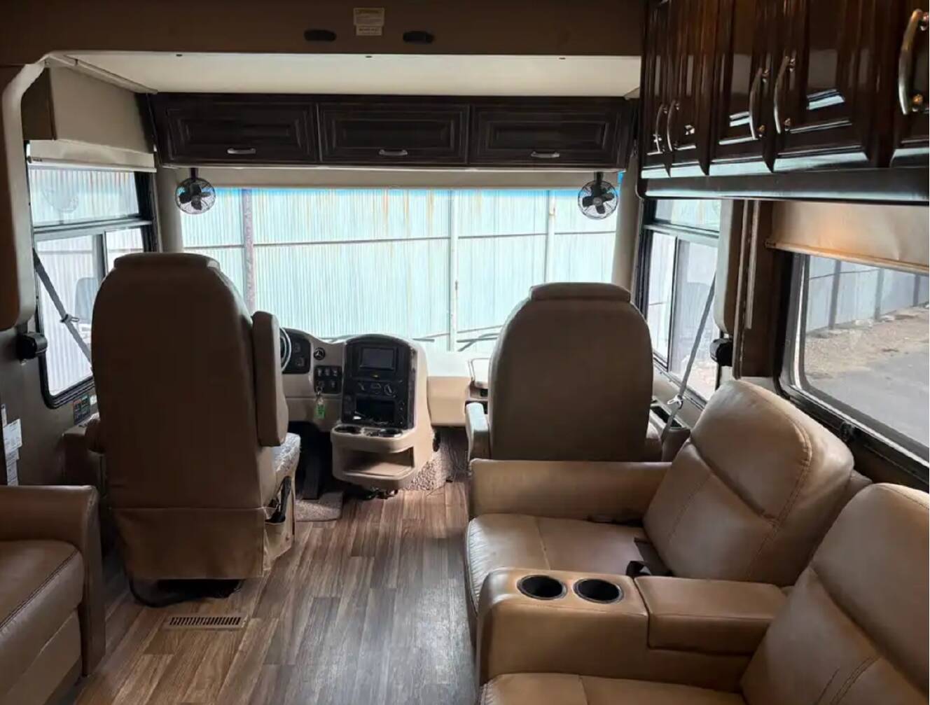 A photo of this 2019 Thor Motor Coach PALAZZO 37 4