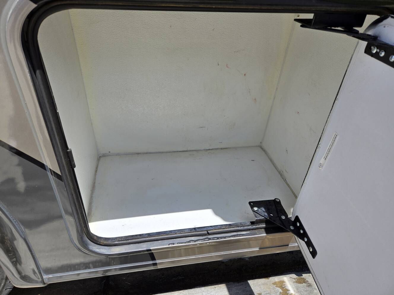 A photo of this 2019 Thor Motor Coach PALAZZO 37 4