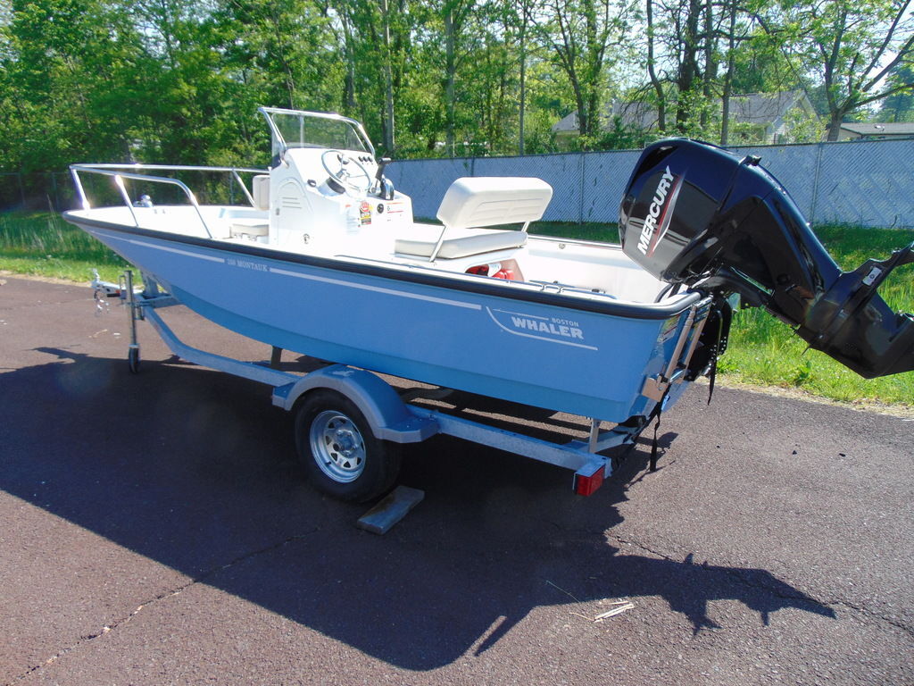 2026 Boston Whaler 150 Montauk in quakertown PA