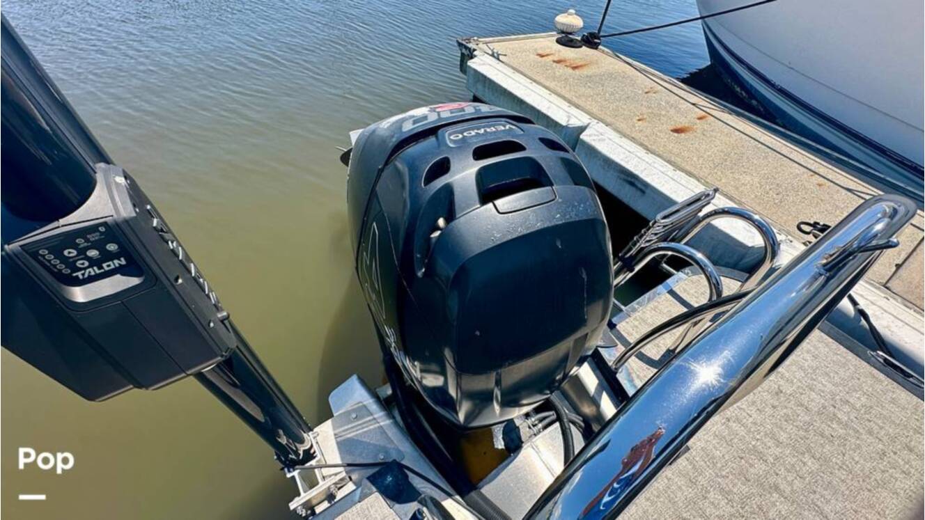 A photo of this 2018 Avalon Ambassador 2785 EL