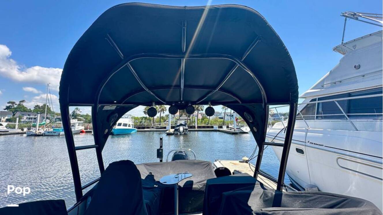 A photo of this 2018 Avalon Ambassador 2785 EL