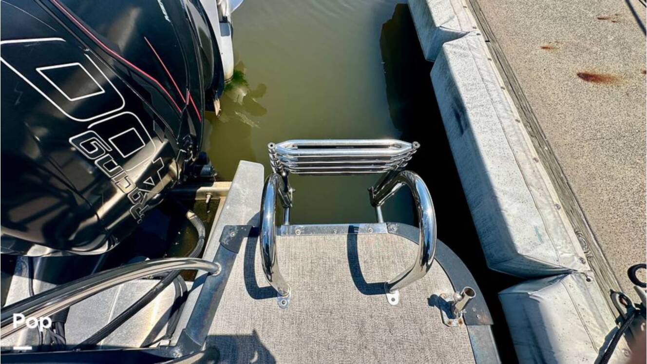 A photo of this 2018 Avalon Ambassador 2785 EL