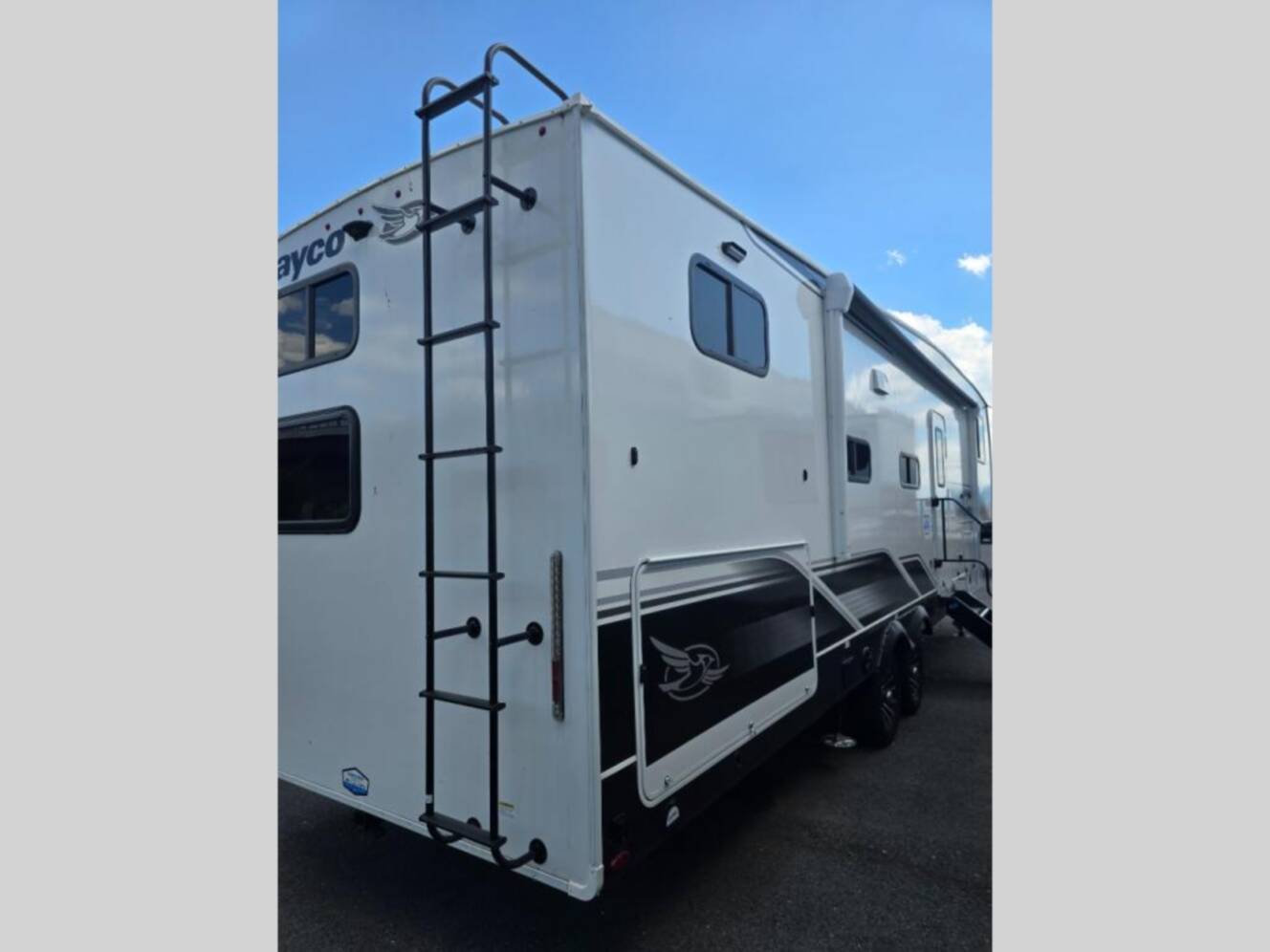 A photo of this 2026 Jayco Eagle HT 31QCD